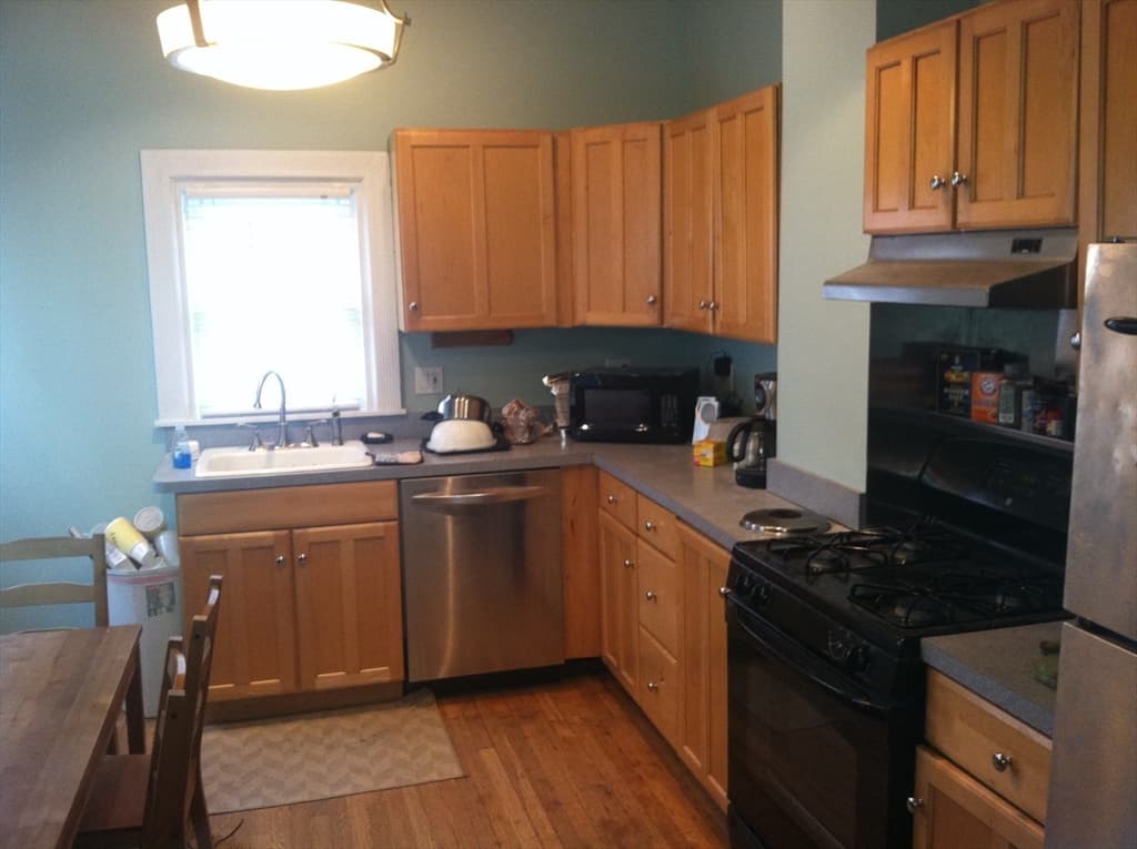 59 Emerson photo 2