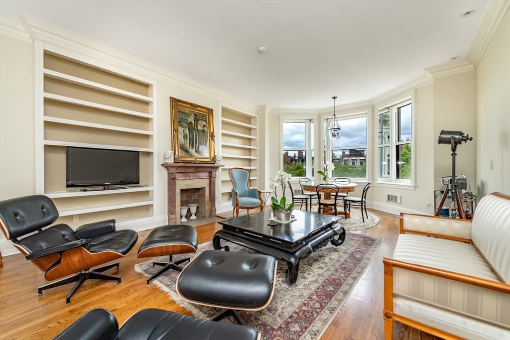 160 Commonwealth Ave #412 photo 3