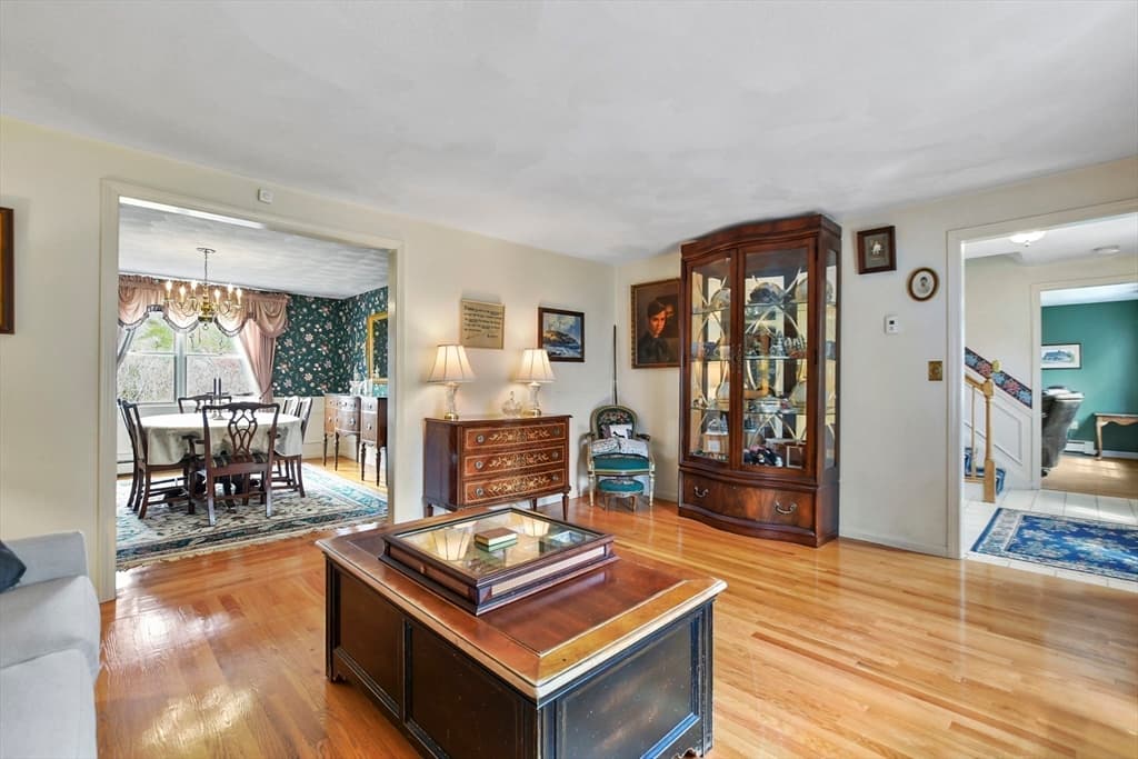 11 Meadow Road photo 4