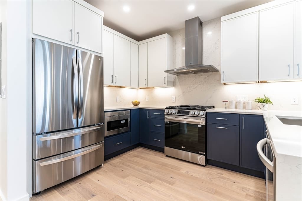 106 Webster #202 photo 2