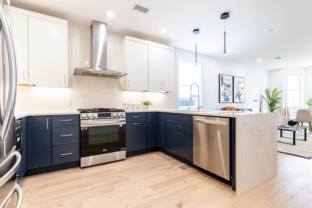 106 Webster #202