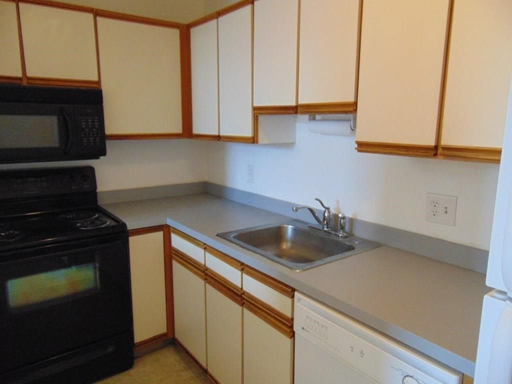 94 Newbury Ave #212 photo 2