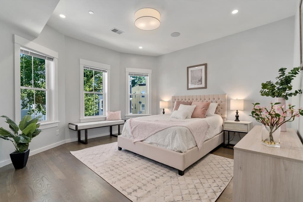 18 Armandine St #2 photo 4