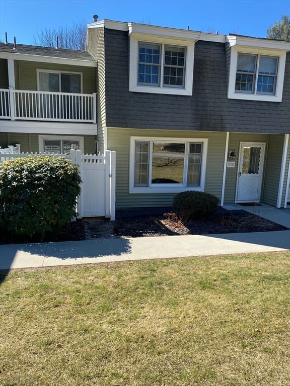908 Edgebrook Drive #908 photo 2