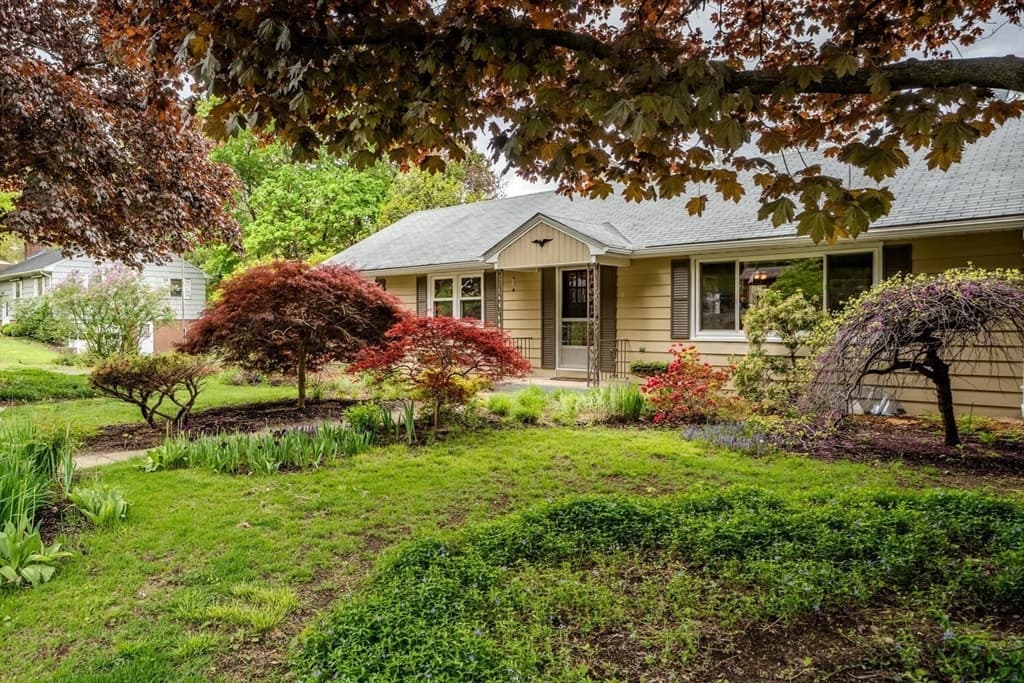 10 Westview Ter