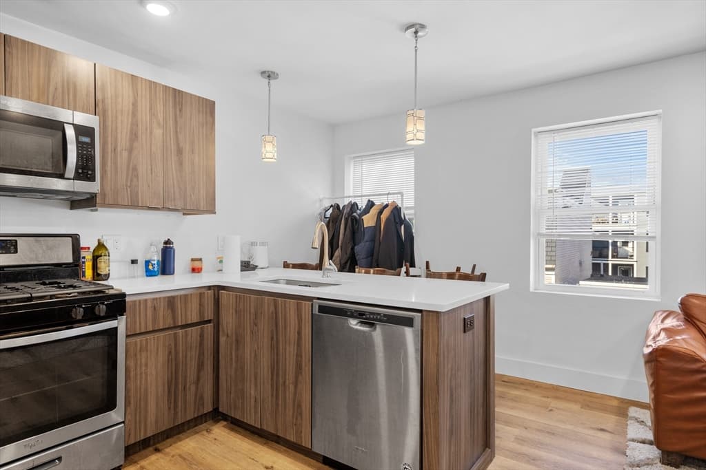 211 W 9th St. #3 photo 3