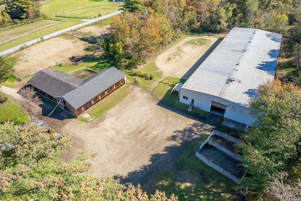 2 Old Farm Ln photo 3