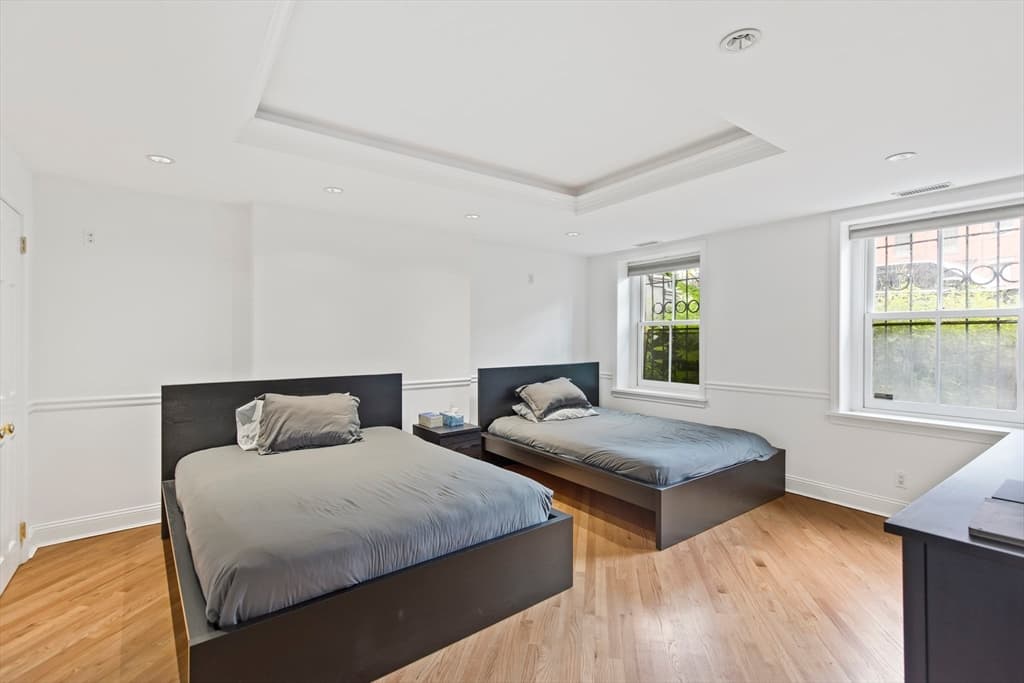 660 Massachusetts Ave #1 photo 5