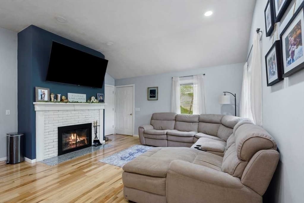102 S Shore Dr photo 4