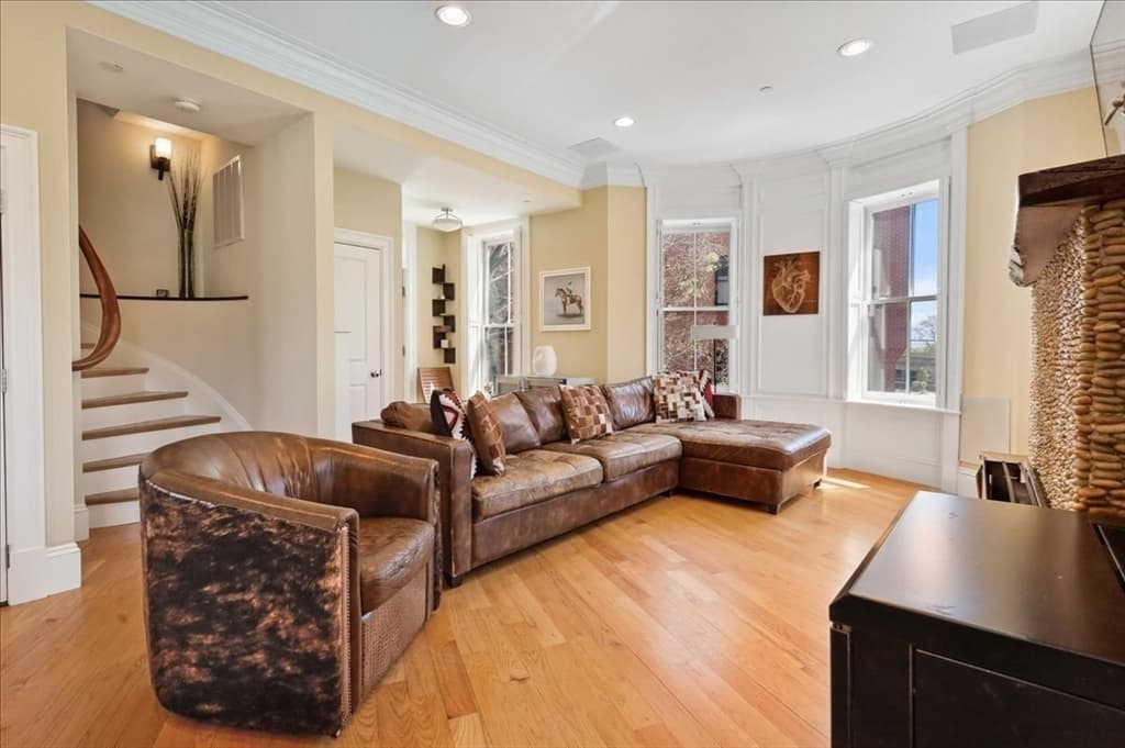 22 Chestnut Street #102 photo 2