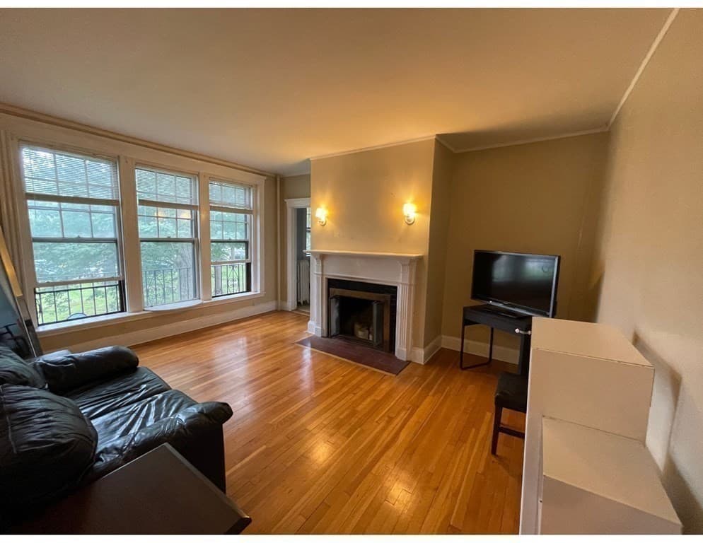 1988 Commonwealth Ave #4