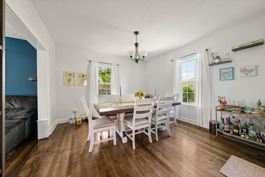 61 Lazel Street photo 3
