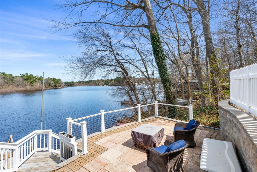 56 Lakeshore Drive photo 5