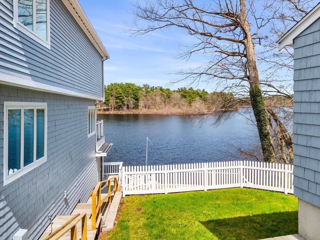 56 Lakeshore Drive photo 4