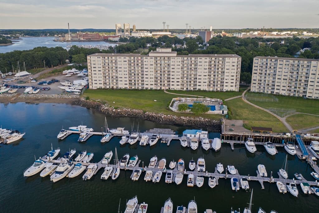 200 Cove Way #907 photo 2