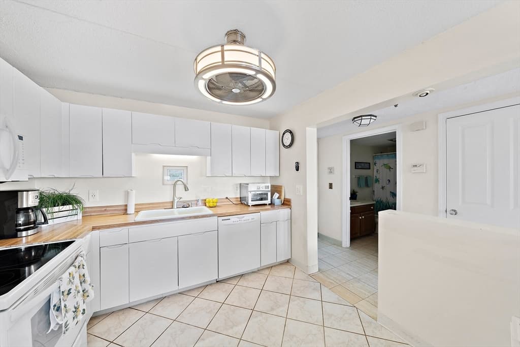 200 Cove Way #907 photo 5