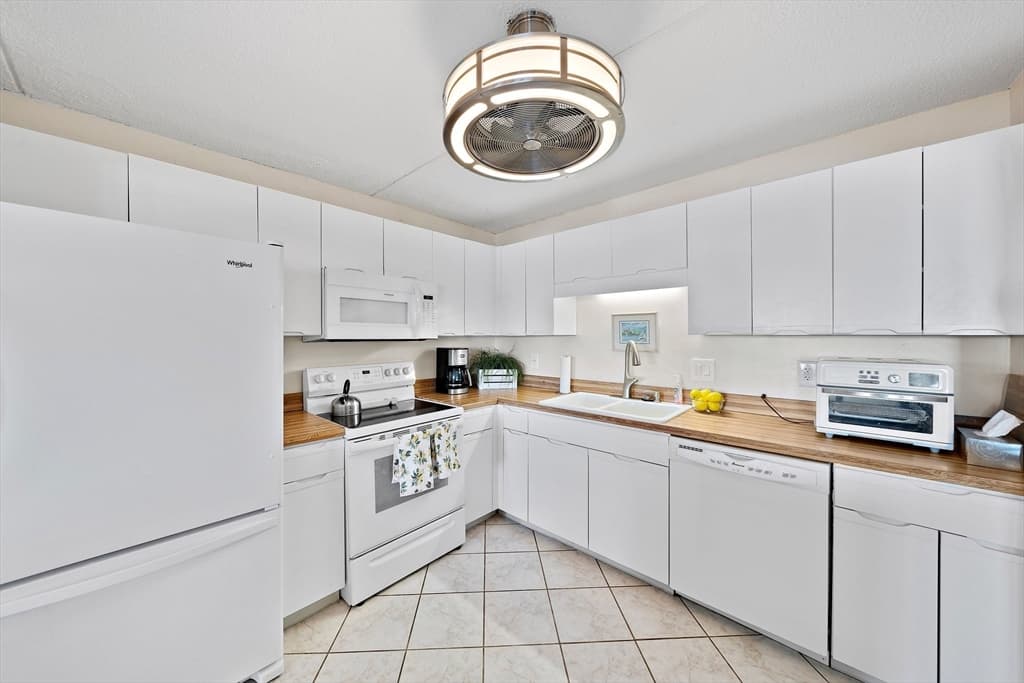 200 Cove Way #907 photo 4