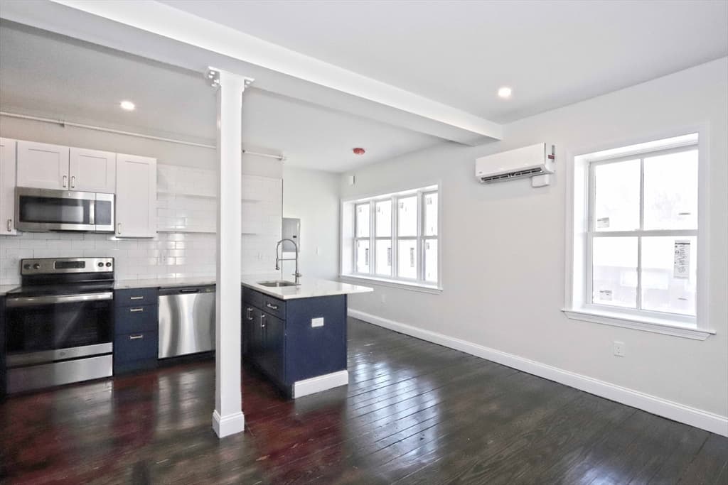 1504 Purchase St #104 photo 2