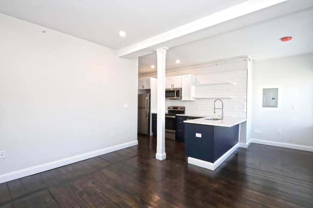 1504 Purchase St #104 photo 3