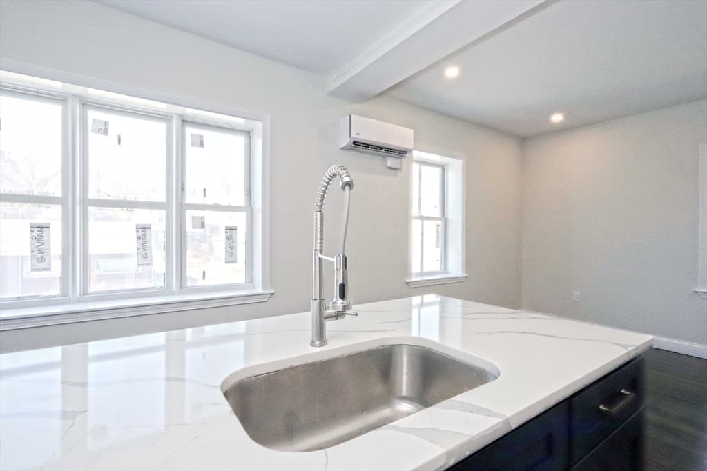 1504 Purchase St #104 photo 5