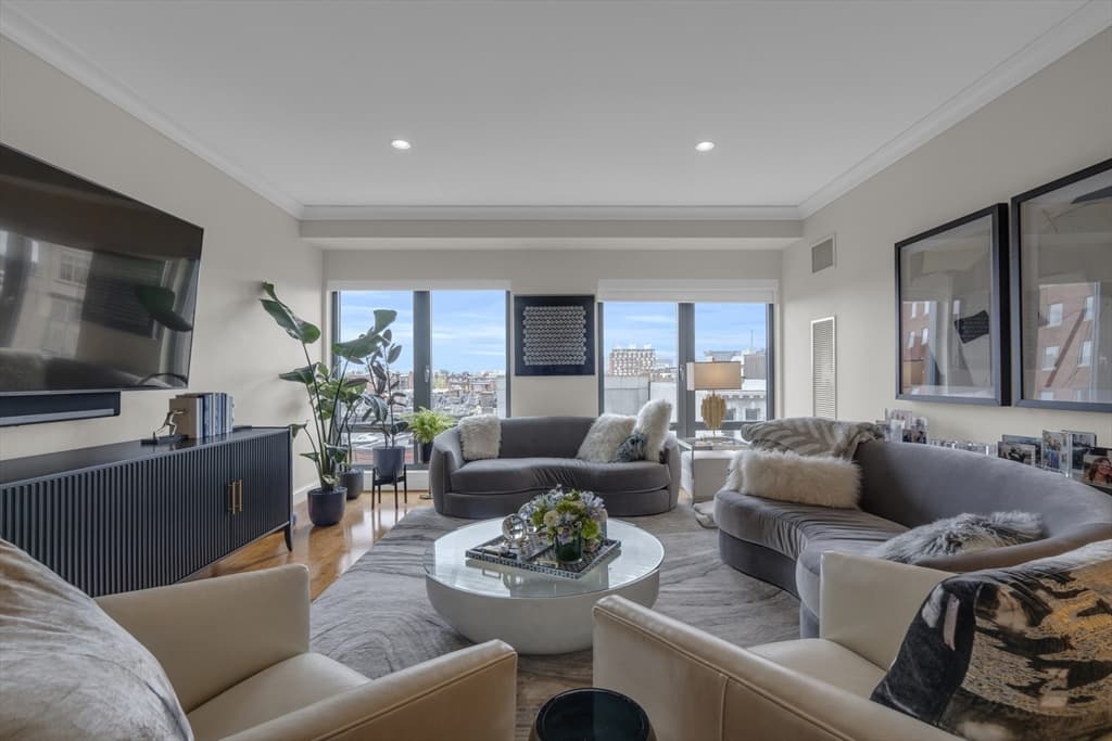 778 Boylston St #7B photo 2