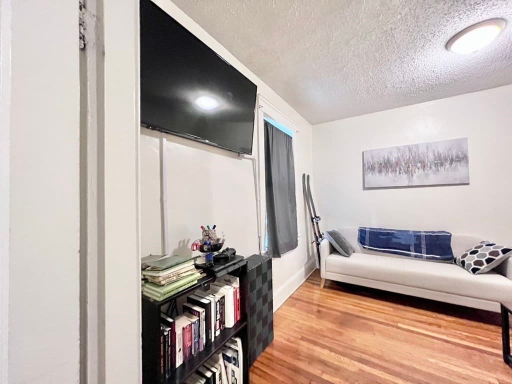26 Chiswick Rd #6 photo 5