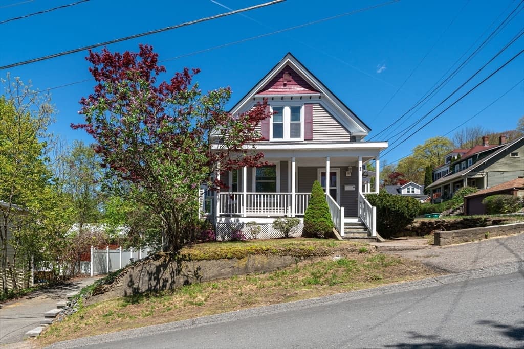28 Essex St