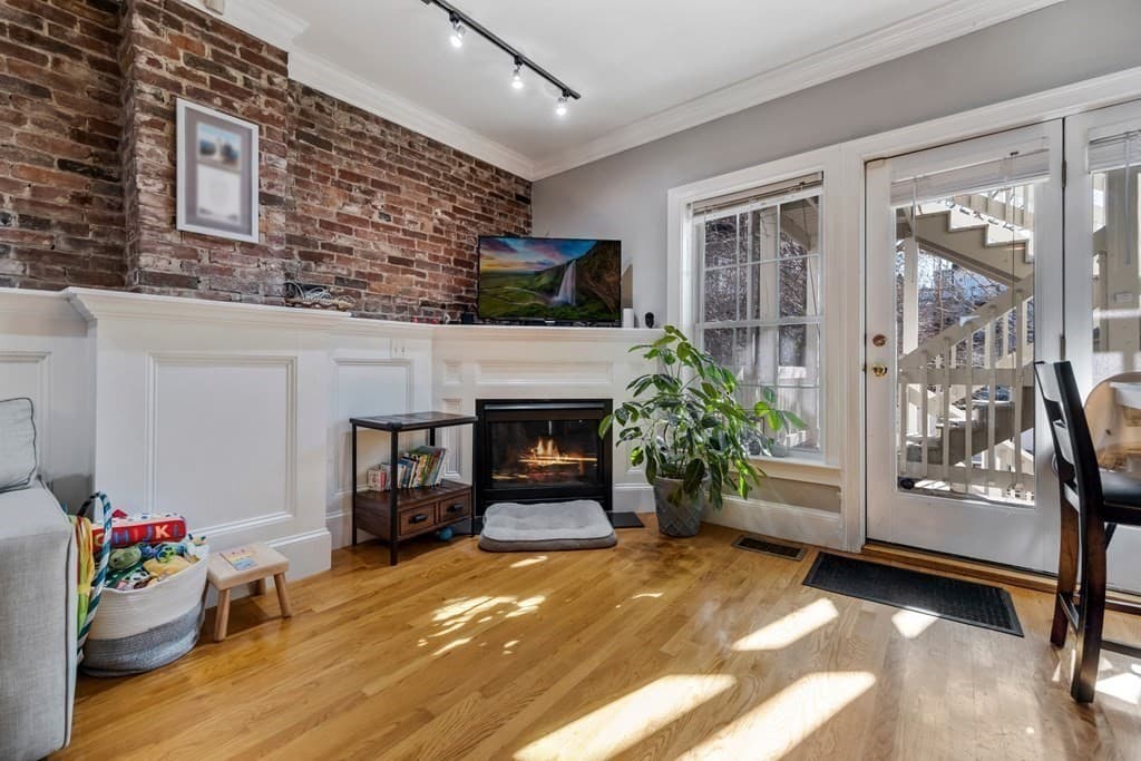 673 E 2nd St #1 photo 2