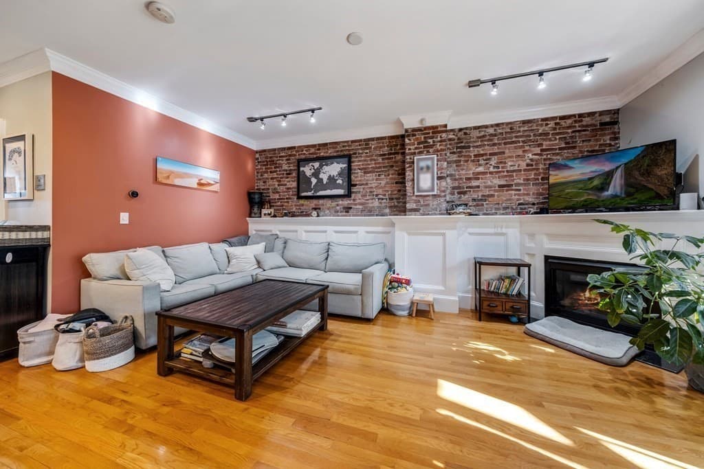 673 E 2nd St #1 photo 5