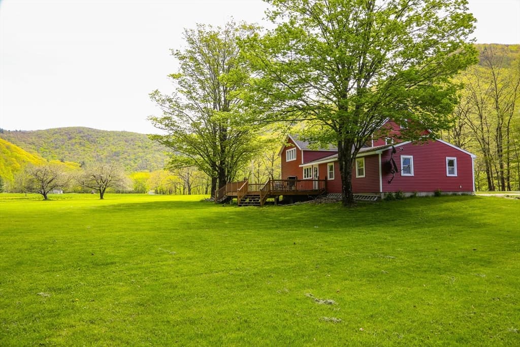 327 River Rd photo 2