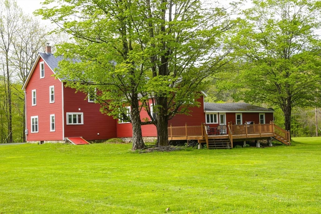 327 River Rd photo 4
