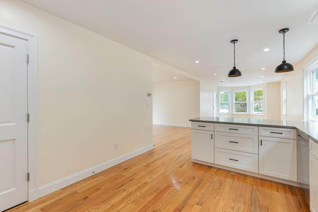 48 West Tremlett #2 photo 3