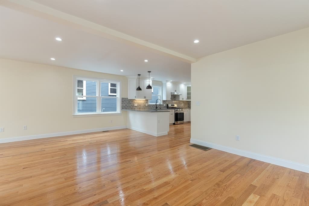 48 West Tremlett #2 photo 5