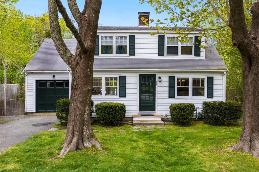 716 W Falmouth Hwy