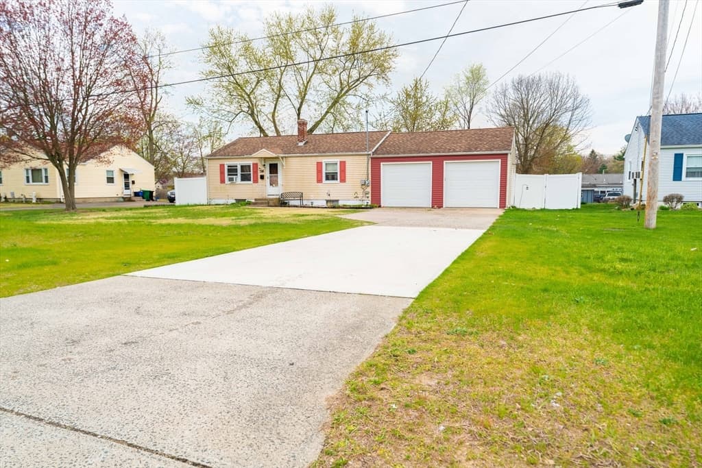 716 James St photo 3