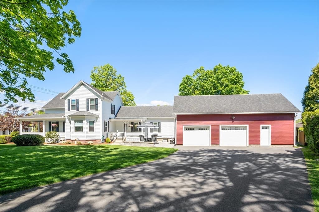 51 Sugarloaf St photo 3