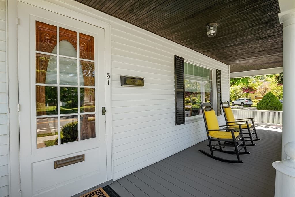 51 Sugarloaf St photo 5