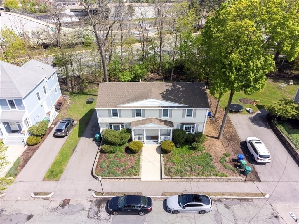 23-25 Elmwood St photo 2