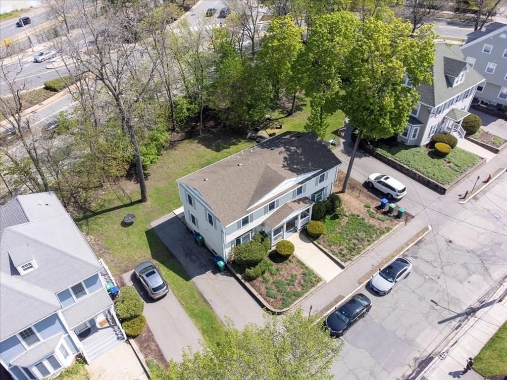 23-25 Elmwood St photo 3