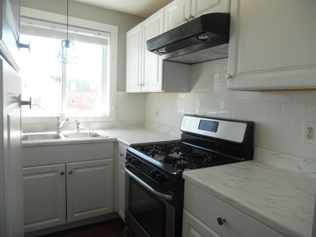 27 Gagnon St #2 photo 2