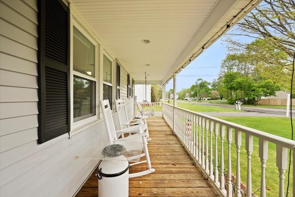 888 Summer Street photo 5
