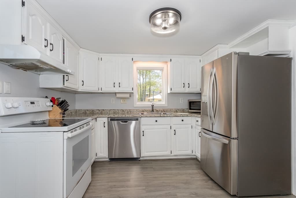 31 Thetford Ave photo 4