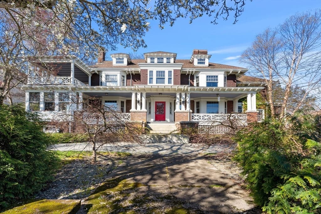 262 Mill St photo 5
