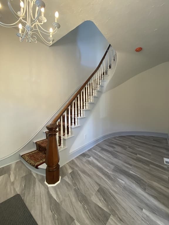 207 N. Main St photo 3