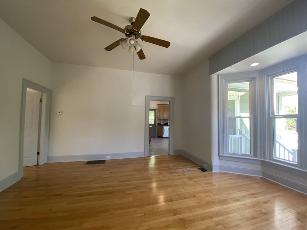 207 N. Main St photo 5