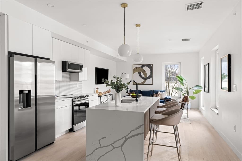 122 Washington Street #1 photo 2