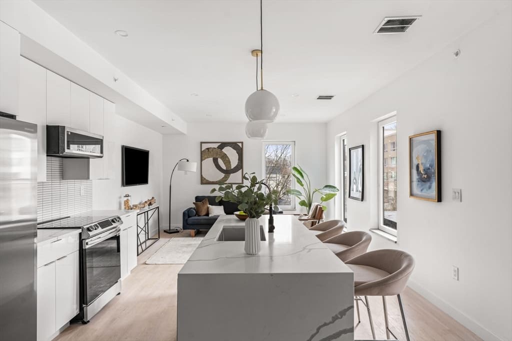 122 Washington Street #1