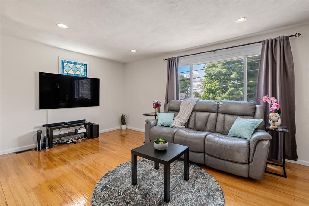 19 Highland Ave #19 photo 4