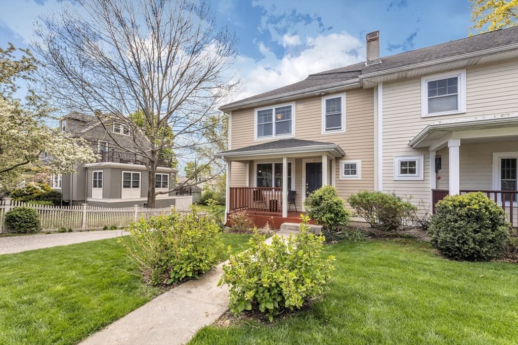 1044 South St #1 photo 2