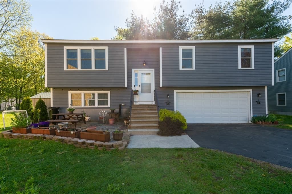 14 Cottage St #D